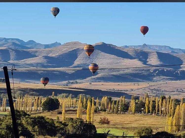 The Courtyard Guest House Clarens Exteriér fotografie